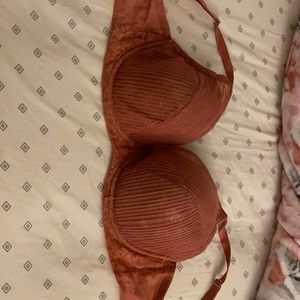 The bra is comfortable also very pretty